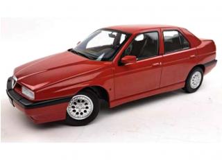 Alfa Romeo 155, 1996 red with black interior Triple9 1:18 (Türen, Motorhaube... nicht zu öffnen!)