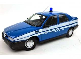 Alfa Romeo 155 Polizia, 1996 blue Triple9 1:18 (Türen, Motorhaube... nicht zu öffnen!)