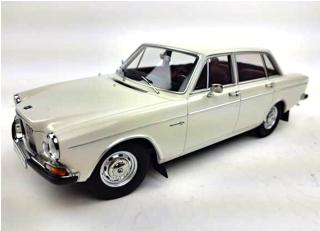 Volvo 164 1970 cascade white with red interior Triple9 1:18 (Türen, Motorhaube... nicht zu öffnen!)