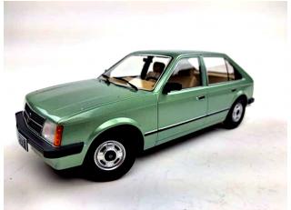 Opel Kadett 1984 D 5-door, light green metallic with beige interior Triple9 1:18 (Türen, Motorhaube... nicht zu öffnen!)