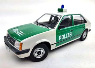 Opel Kadett D 1984 5-door Polizei, green/white Triple9 1:18 (Türen, Motorhaube... nicht zu öffnen!)