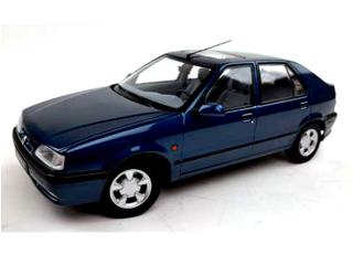 Renault 19, 1994 laguna blue metallic Triple 9 1:18 (Türen, Motorhaube... nicht zu öffnen!)