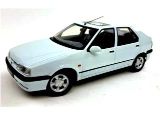 Renault 19, 1994  white Triple 9 1:18 (Türen, Motorhaube... nicht zu öffnen!)