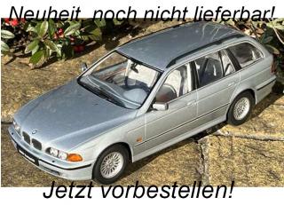 BMW 5-series Touring E39 1998 , artic silver Triple 9 1:18 (Türen, Motorhaube... nicht zu öffnen!) <br> Date de parution inconnue (pas avant le 2. trimestre 2024)
