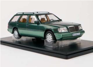 Mercedes E-Class T Model W124 1995 green with beige interior Triple 9 1:18 (Türen, Motorhaube... nicht zu öffnen!)  Lieferbar ab Anfang Juli 2025