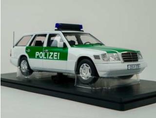 Mercedes E-Class T Model 1995  W124 Polizei white/green Triple 9 1:18 (Türen, Motorhaube... nicht zu öffnen!)  Lieferbar ab Anfang Juli 2025