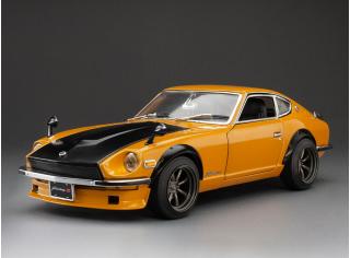 Datsun Fairlady Z (S30), orange with carbon bonnet SunStar Metallmodell 1:18