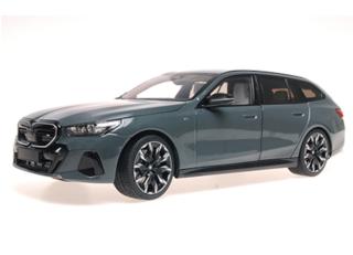 BMW i5 M60 TOURING - 2024 - GREEN METALLIC Minichamps 1:18 Metallmodell mit zu öffnenden Hauben und Türen!