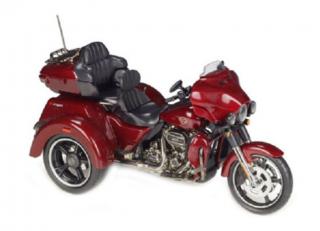 Harley Davidson CVO Tri-Glide Motorcycle  Maisto 1:12