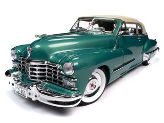 Cadillac Series 62 Cabriolet 1947 grün Auto World 1:18