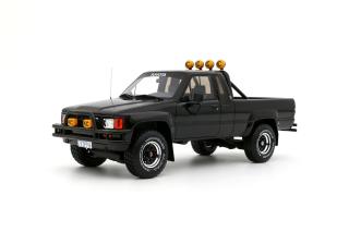 Toyota Hilux SR5 Glossy Black 202 1985 OttO mobile 1:18 Resinemodell (Türen, Motorhaube... nicht zu öffnen!)
