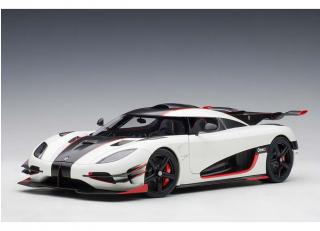 KOENIGSEGG ONE : 1 (PEBBLE WHITE/CARBON BLACK /RED ACCENTS) 2014 (COMPOSITE MODEL/FULL OPENINGS + REMOVABLE ROOF)  AUTOart 1:18