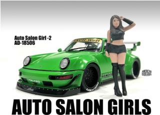 Auto Salon Girls - #2 American Diorama 1:18 (Auto nicht enthalten!)