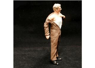Mechaniker zieht sich an, brauner Overall Figurenmanufaktur 1:18
