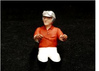 Figur sitzender Rennfahrer (Graf B.) (passt in Ferrari Sharknose CMC) Figurenmanufaktur 1:18