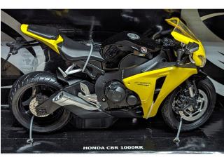 HONDA CBR1000RR Gelb Schwarz  AUTOMAXX 1:12