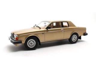 Volvo 262C Bertone (1981) - gold met. Cult Scale Models 1:18 Resinemodell (Türen, Motorhaube... nicht zu öffnen!)