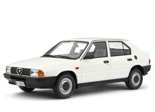 Alfa Romeo 33 1.3S Edizione 1985 Bianco Laudoracing 1:18 Resinemodell (Türen, Motorhaube... nicht zu öffnen!)