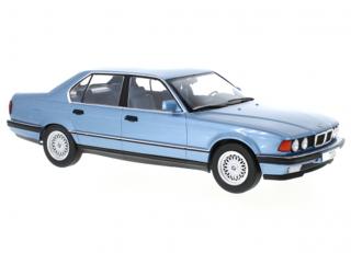 BMW 730i (E32), metallic-hellblau, 1992 7er / 7 Series MCG 1:18 Metallmodell, Türen und Hauben nicht zu öffnen