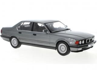 BMW 740i (E32), metallic-grau, 1992 7er / 7 Series MCG 1:18 Metallmodell, Türen und Hauben nicht zu öffnen