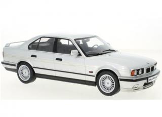 BMW Alpina B10 4,6, silber/Dekor, 1994 MCG 1:18 Metallmodell, Türen und Hauben nicht zu öffnen