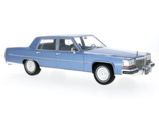 Cadillac Fleetwood Brougham, metallic-hellblau, 1982 MCG 1:18 Metallmodell, Türen und Hauben nicht zu öffnen