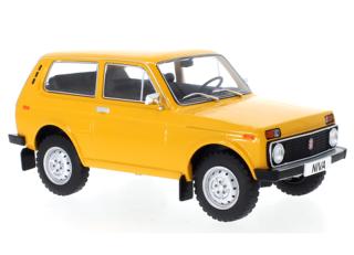 Lada Niva, orange, 1976 MCG 1:18 Metallmodell, Türen und Hauben nicht zu öffnen