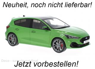 Ford Focus ST, metallic-grün, 2022 MCG 1:18 Metallmodell, Türen und Hauben nicht zu öffnen <br> Date de parution inconnue