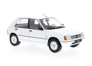 Peugeot 205 (1984) - white MCG 1:18 Metallmodell, Türen und Hauben nicht zu öffnen