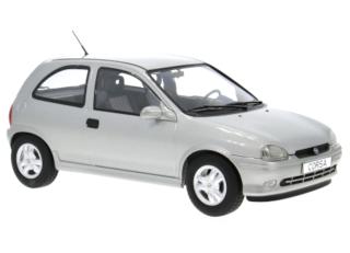 Opel Corsa B GSI, silber, 1993 MCG 1:18 Metallmodell, Türen und Hauben nicht zu öffnen