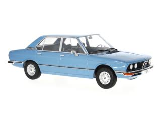 BMW 5er (E12), hellblau, 1973 MCG 1:18 Metallmodell, Türen und Hauben nicht zu öffnen