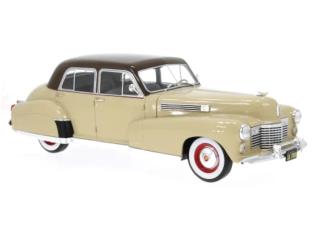 Cadillac Fleetwood Series 60 Special Sedan, beige/dunkelbraun, 1941 MCG 1:18 Metallmodell, Türen und Hauben nicht zu öffnen