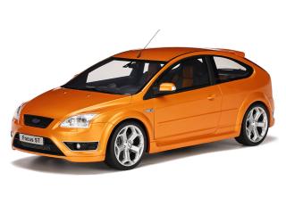 FORD FOCUS MK2 ST 2.5 Electric Orange 2006 OttO mobile 1:18 Resinemodell (Türen, Motorhaube... nicht zu öffnen!)