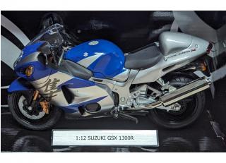 Suzuki GSX 1300 Hayabusa silber/blau AUTOMAXX 1:12