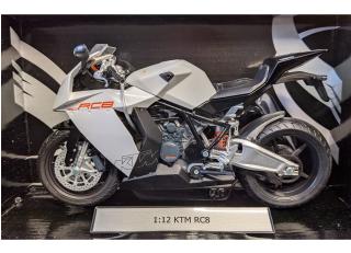 KTM 1190 RC8 weiß AUTOMAXX 1:12