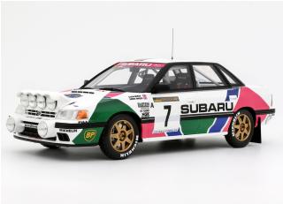 SUBARU LEGACY RS GR.A C. MCRAE SWEDISH RALLY 1992 OttO mobile 1:18 Resinemodell (Türen, Motorhaube... nicht zu öffnen!)