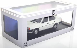 Volvo 340 1987 white with grey interior Triple 9 1:18 (Türen, Motorhaube... nicht zu öffnen!)