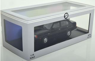 Volvo 360 1987  black metallic with grey interior Triple9 1:18 (Türen, Motorhaube... nicht zu öffnen!)