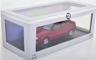 Renault 19, 1994  red metallic Triple 9 1:18 (Türen, Motorhaube... nicht zu öffnen!)