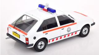 Opel Kadett D 1984 5-door Dutch Police, white Triple9 1:18 (Türen, Motorhaube... nicht zu öffnen!)