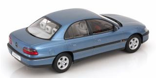 Opel Omega B 1996 polar blue metallic Triple 9 1:18 (Türen, Motorhaube... nicht zu öffnen!)