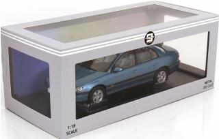 Opel Omega B 1996 polar blue metallic Triple 9 1:18 (Türen, Motorhaube... nicht zu öffnen!)