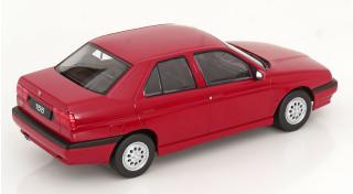 Alfa Romeo 155, 1996 red with black interior Triple9 1:18 (Türen, Motorhaube... nicht zu öffnen!)