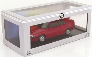 Alfa Romeo 155, 1996 red with black interior Triple9 1:18 (Türen, Motorhaube... nicht zu öffnen!)