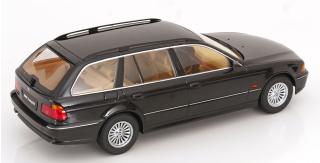 BMW 5-series Touring E39 1998 , space black Triple 9 1:18 (Türen, Motorhaube... nicht zu öffnen!)
