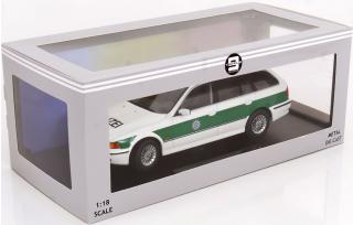 BMW 5-series Touring E39 1998 Polizei Bayern alpine white/ green Triple 9 1:18 (Türen, Motorhaube... nicht zu öffnen!)