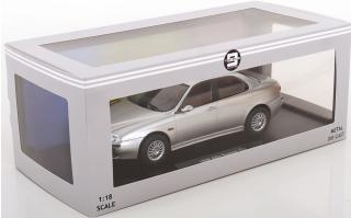 Alfa Romeo 156 1998 silber Triple 9 1:18 (Türen, Motorhaube... nicht zu öffnen!)