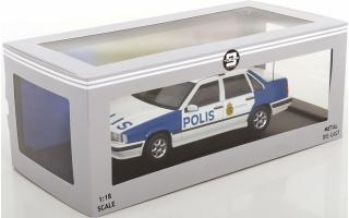 Volvo 850 Polis Schweden 1993 weiß/blau Triple 9 1:18 (Türen, Motorhaube... nicht zu öffnen!)