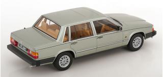 Volvo 760 1985 hellgrün-metallic Triple 9 1:18 (Türen, Motorhaube... nicht zu öffnen!)
