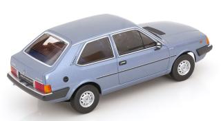 Volvo 343 GLS 1982 blaumetallic Triple 9 1:18 (Türen, Motorhaube... nicht zu öffnen!)